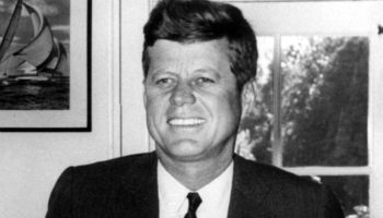Joe Biden quita candado a miles de documentos sobre el asesinato de John F. Kennedy
