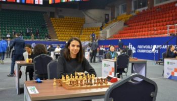 Compite ajedrecista iraní sin yihab en Kazajistán | Tuit