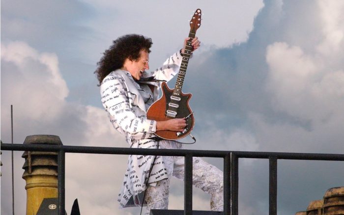 Revela Brian May, guitarrista de Queen, que sufrió leve derrame cerebral