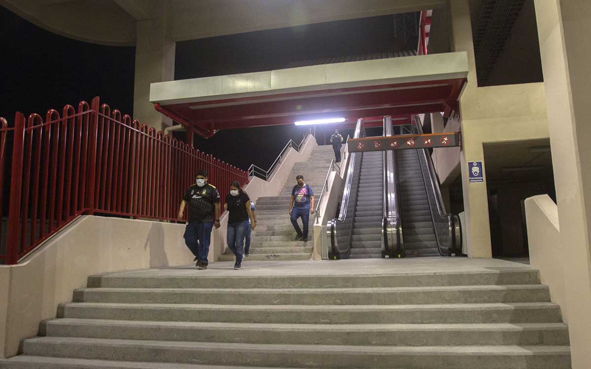 Metro de Monterrey cierra seis estaciones por 'daños graves' en su  estructura | Aristegui Noticias