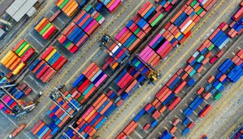 México registra un superávit comercial de 371 millones de dólares en octubre
