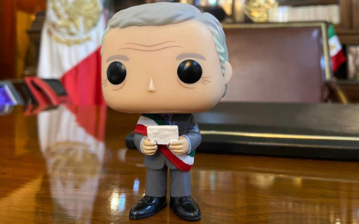 Beatriz Gutiérrez Müller presume el 'pejefunko' para celebrar 4 años de gobierno de AMLO Beatriz Gutiérrez Müller presume el 'pejefunko' para celebrar 4 años de gobierno de AMLO