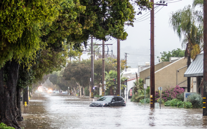 Dos niños entre las 17 víctimas de tormentas en California Dos niños entre las 17 víctimas de tormentas en California
