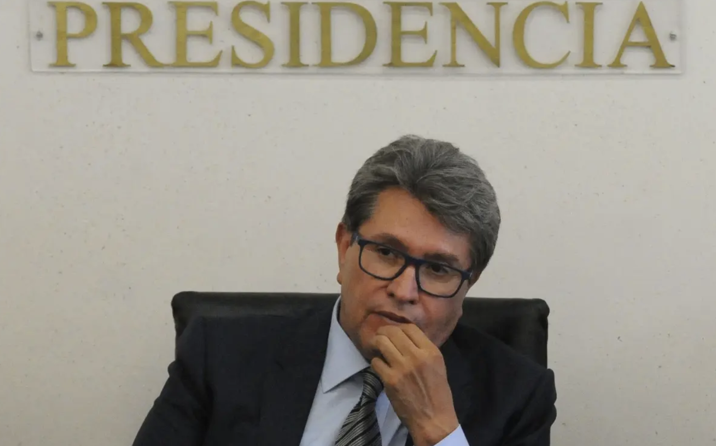 Monreal se queda en Morena; buscará ser su candidato presidencial |  Aristegui Noticias