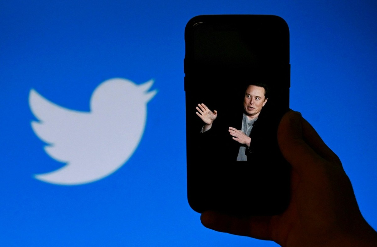 Elon Musk became the king of Twitter by becoming the person with the most followers.