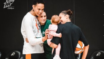 Brittney Griner ya luce los colores del Phoenix Mercury | Video
