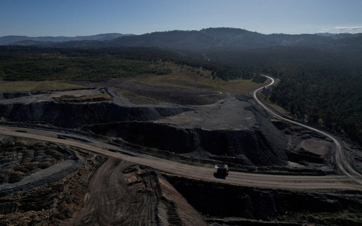 2 muertos y 50 atrapados por colapso de mina en China Aristegui Noticias