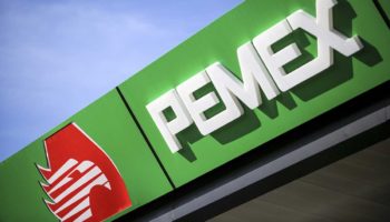 Moody's baja perspectiva de Pemex a 'negativa'