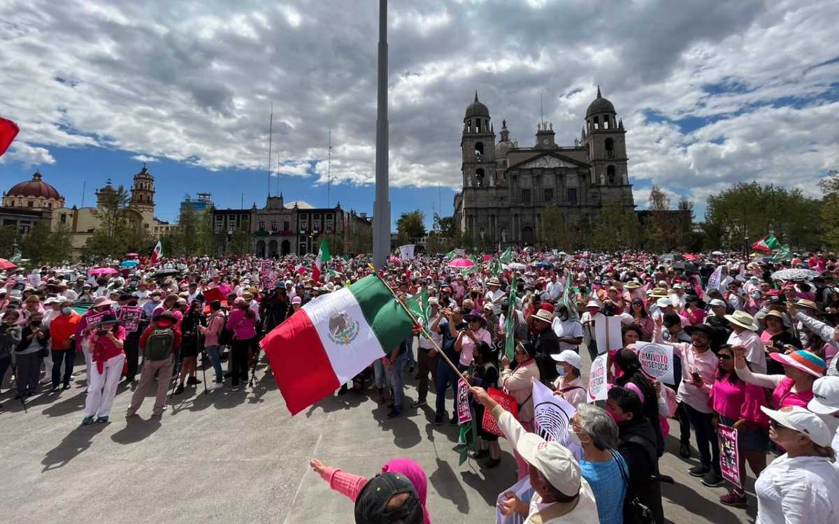 Manifestaciones a favor del INE en al menos 86 ciudades | Aristegui Noticias