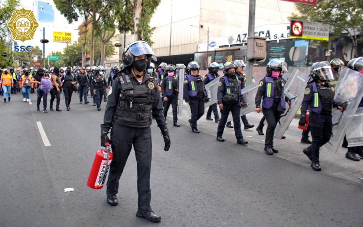 800 Mujeres Policías Vigilarán Marchas Del 8m Aristegui Noticias 3704