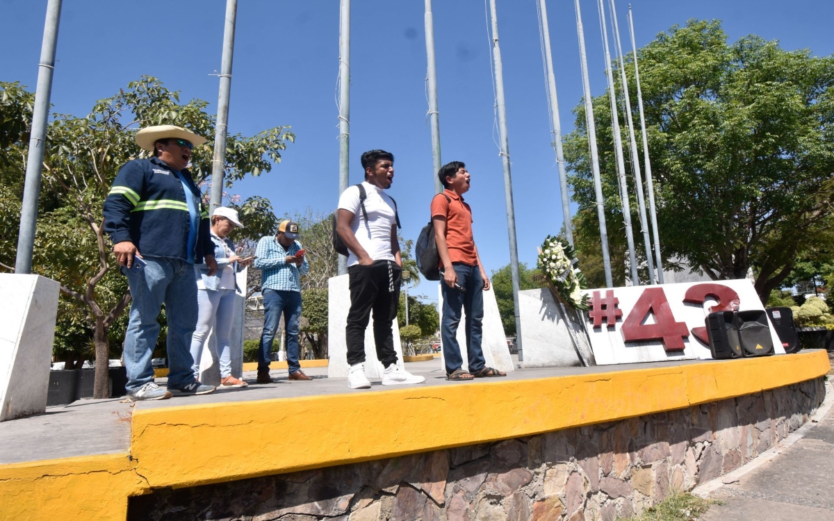 Detienen a 9 policías de Guerrero por caso Ayotzinapa | Aristegui Noticias