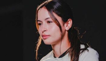 Scarlett Camberos abandona México tras meses de acoso y violencia digital