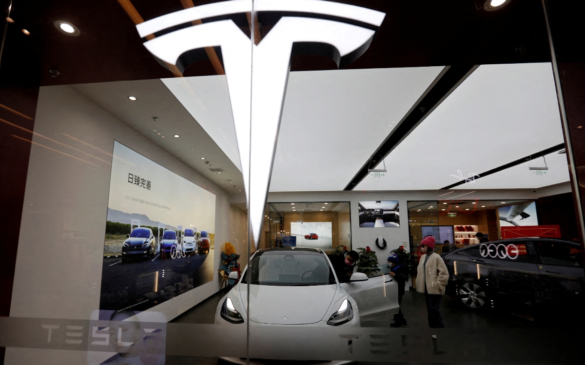 Tesla llamará a revisión a más de 120 mil coches en EU por riesgo de seguridad Tesla llamará a revisión a más de 120 mil coches en EU por riesgo de seguridad
