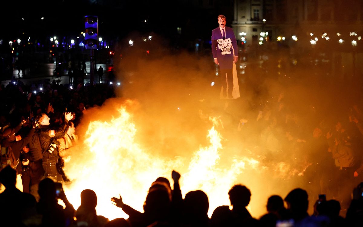 More arrested in new protests in France