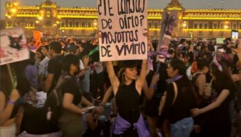 Sofía Castro en marcha de 8M: ‘No somos una, somos todas’
