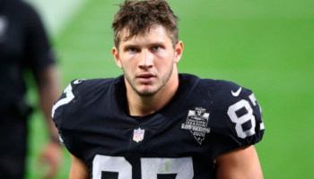 NFL: Foster Moreau, en batalla contra el cáncer, firma con los Saints de Nueva Orleans