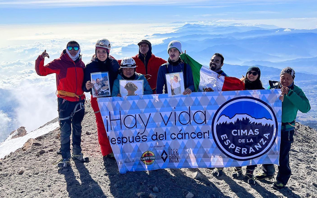 Des survivants du cancer au Mexique escaladent des montagnes pour répandre l’espoir