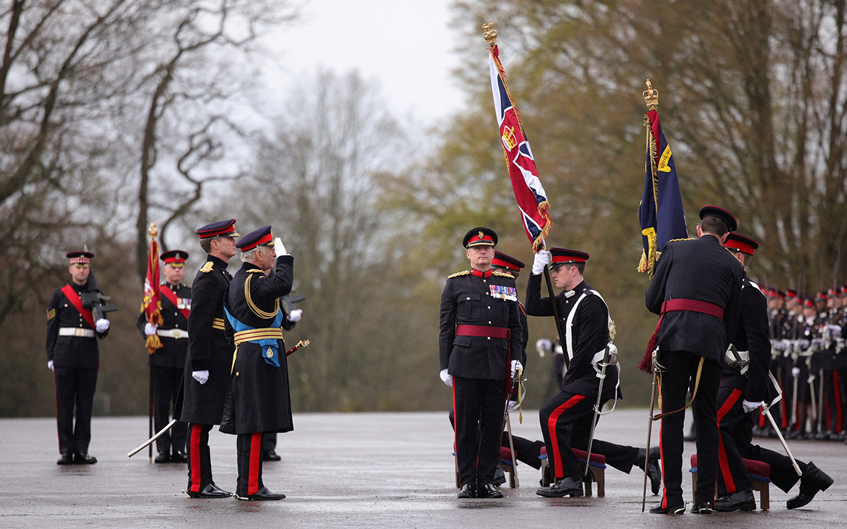 58% of Britons support the monarchy, but only 32% of young people