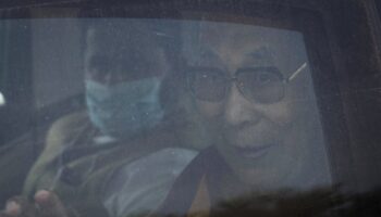 El Dalái Lama reaparece en una cumbre budista tras escándalo