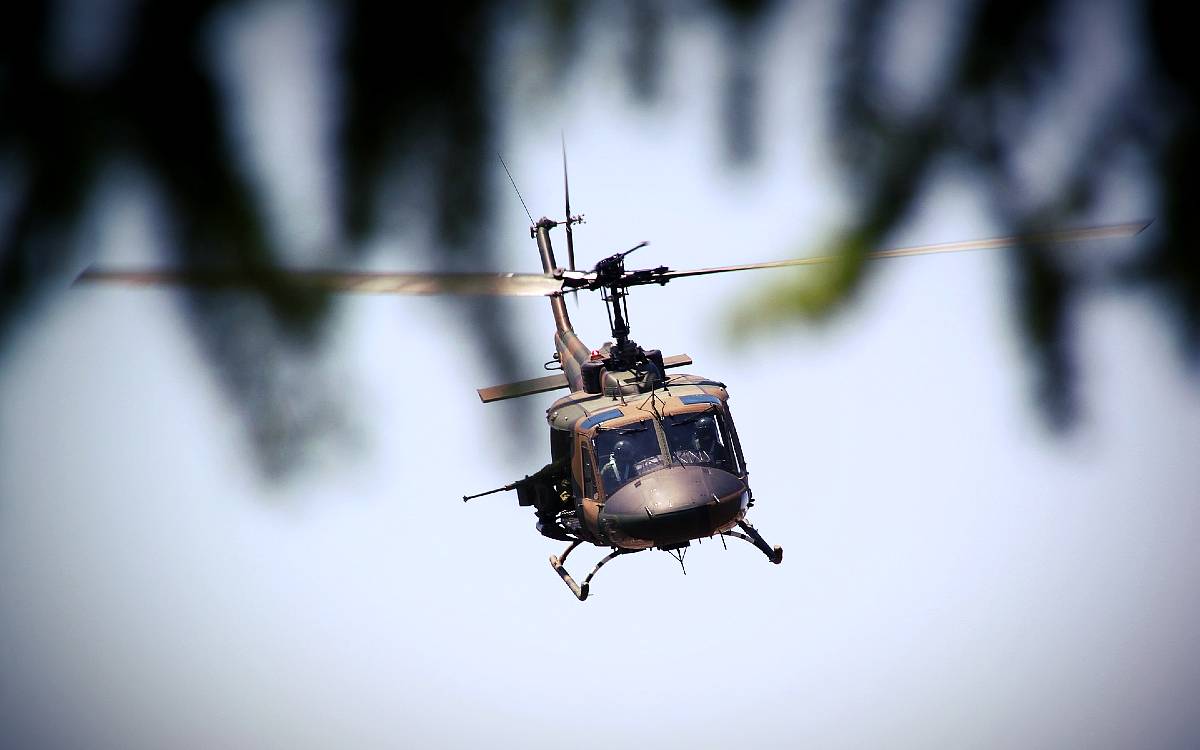 Japanese helicopter crashes into ocean with 10 soldiers