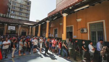Gran afluencia y cruce de acusaciones en elecciones de Paraguay