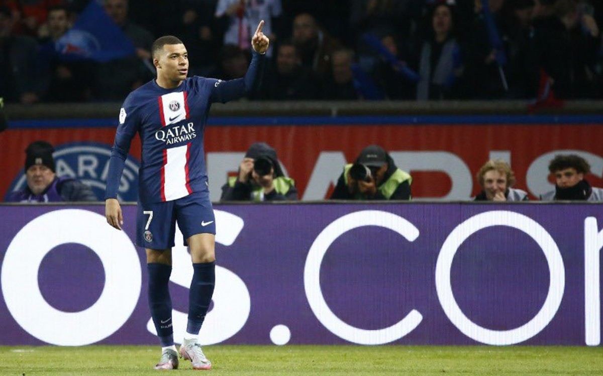 Mbappé garante que ficar no PSG “é a única opção neste momento”