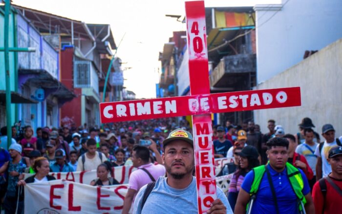 Adán Augusto pasea en Veracruz y evade el tema Ciudad Juárez; hay protestas  por migrantes - Etcétera