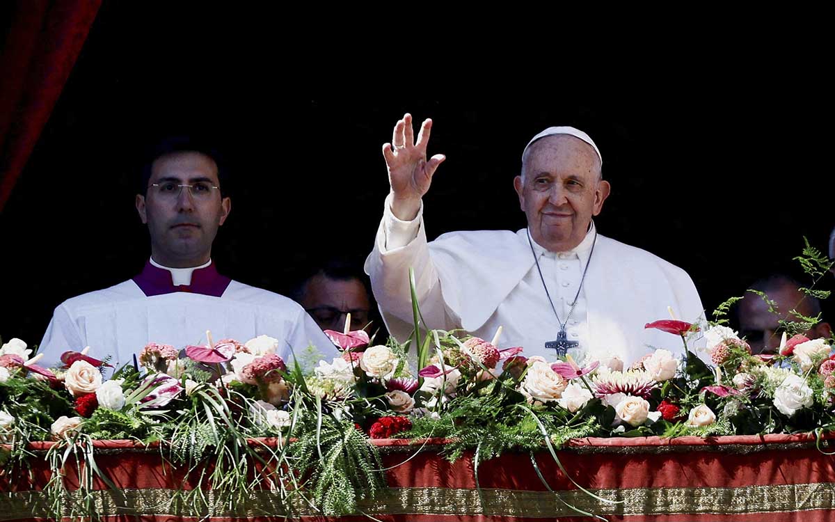 Pope prays for peace in Ukraine and Jerusalem in his Easter message