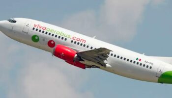 Viva Aerobus suspende vuelos en Puebla por caída de ceniza del Popocatépetl