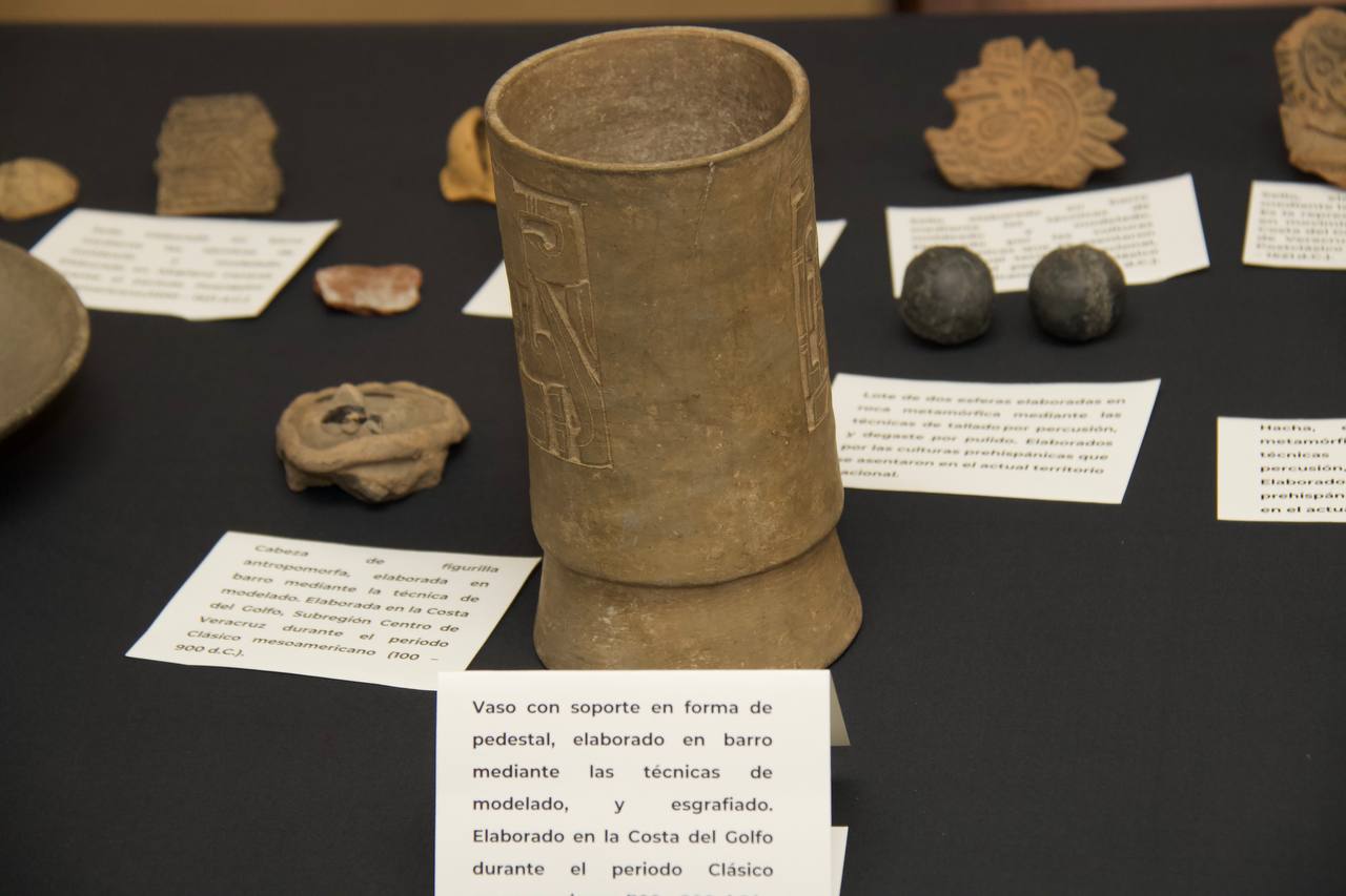 Recupera México 13 piezas prehispánicas; las devolvió una ciudadana de EU