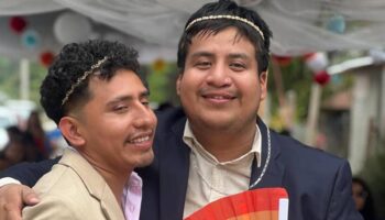Adrián y LuisFer celebraron la primera boda gay mixe en Oaxaca 