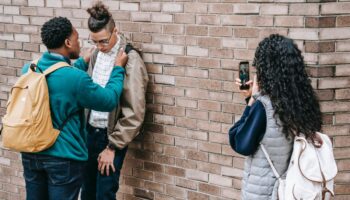 Niños prefieren likes a ayudar víctimas de bullying: Guerrero Chiprés | Entérate