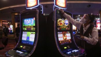 Creel dio 143 permisos a casinos como titular de Segob: Adán Augusto