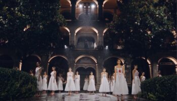 Causa polémica desfile de Dior para representar cultura y feminismo en México