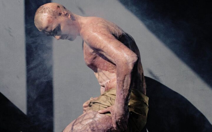 Fotógrafa ucraniana convierte en belleza los cuerpos mutilados de soldados