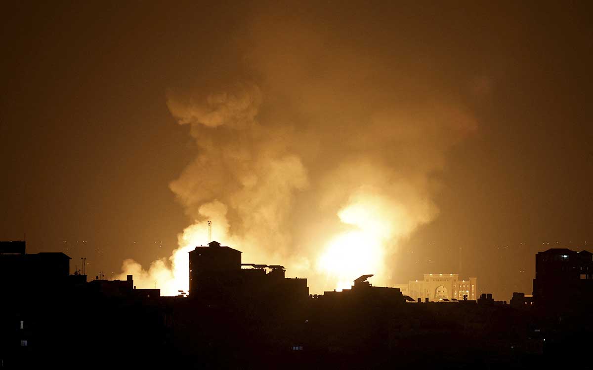 Al menos 13 muertos en Gaza tras intensos bombardeos de Israel | Aristegui Noticias