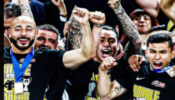Logra AEK Atenas, con Orbelín Pineda, el doblete en Grecia | Video