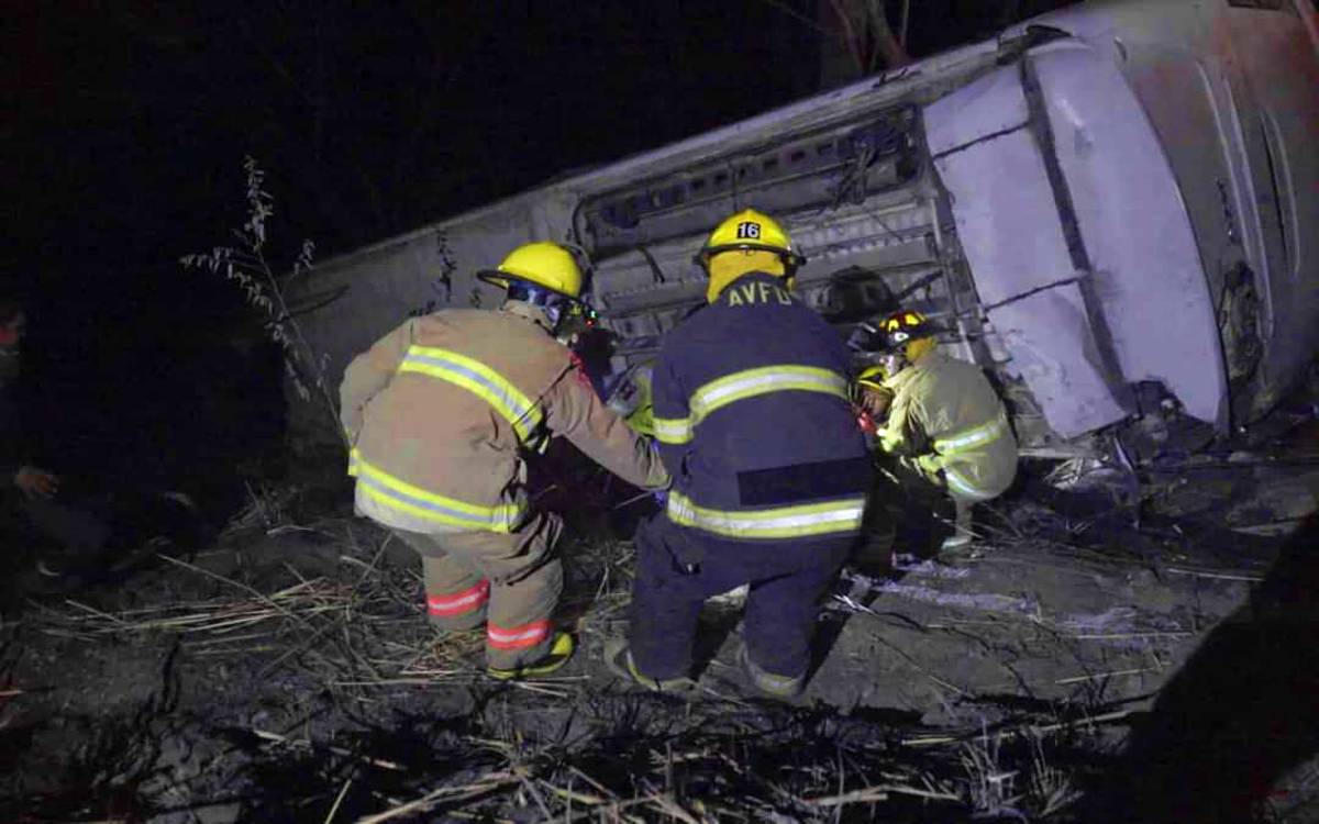 Identifican a 17 de 18 fallecidos en accidente en Nayarit Identifican a 17 de 18 fallecidos en accidente en Nayarit