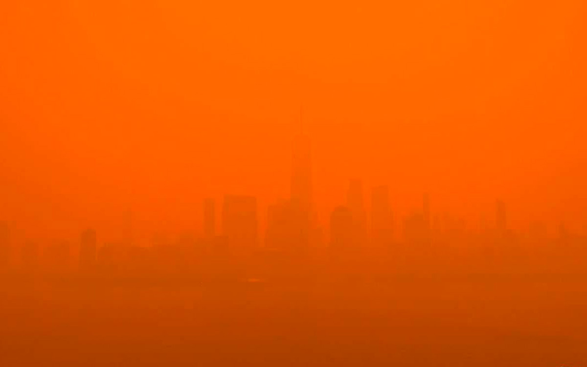 The sky of New York turned orange due to fires in Canada |  video