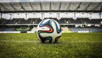FIFA y FIFPRO se comprometen a combatir los casos de ciberacoso en el fútbol