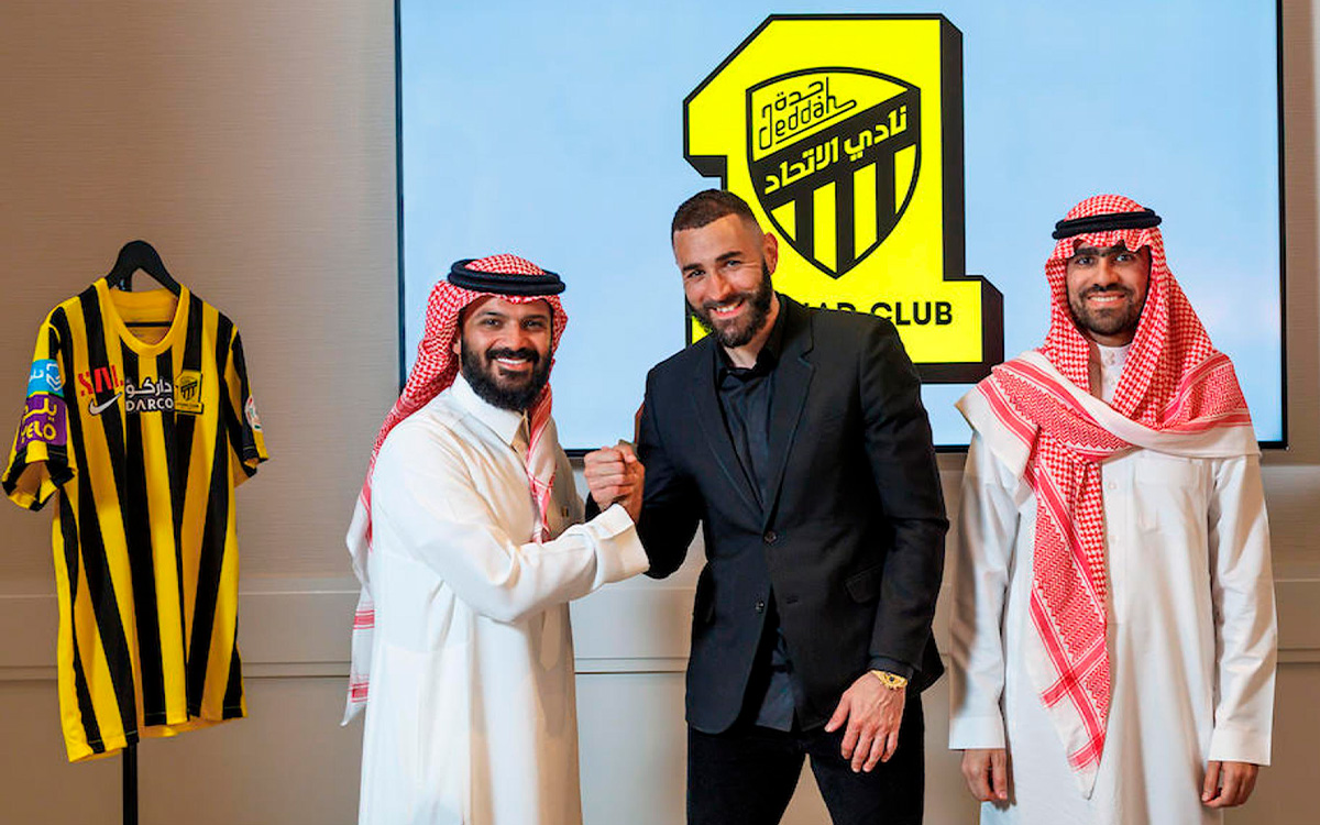 Presentan a Benzema ante multitud en estadio de Arabia Saudita Presentan a Benzema ante multitud en estadio de Arabia Saudita