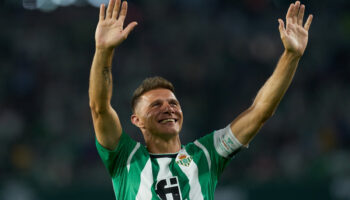 Despiden en el Benito Villamarín a la leyenda bética 'Joaking' | Video