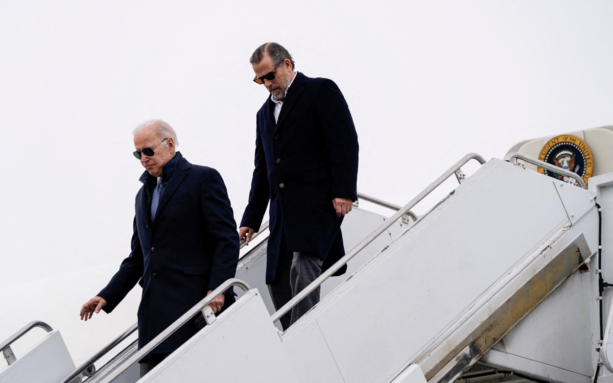Biden’s son charged with illegal possession of a weapon and a tax offense