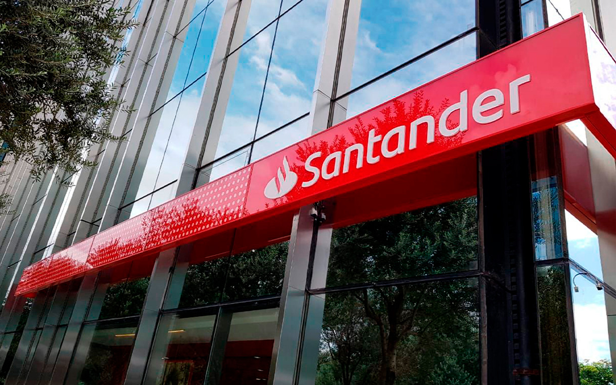 Tras hackeo a cuentas de Banco Santander, clientes podrían ser víctimas de ‘smishing’