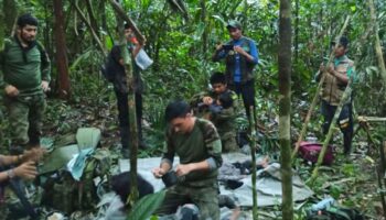 Rescatan con vida a los cuatro niños perdidos hace 40 días en selva de Colombia