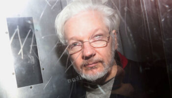 Caso Julian Assange 'se ha prolongado demasiado': Australia