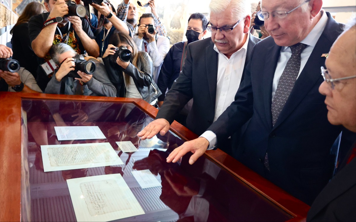 Manuscrito firmado por Hernán Cortés en 1527 es devuelto a México Manuscrito firmado por Hernán Cortés en 1527 es devuelto a México