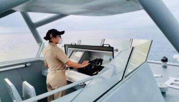 'Las tempestades de Gloria Cházaro': el machismo que padeció la primera comandante de un barco de la Marina mexicana