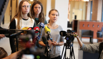 Tribunal sueco multa a Greta Thunberg por desobediencia policial