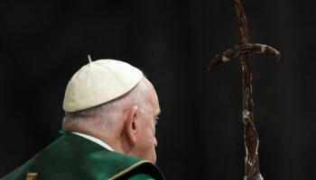 Iglesia morirá si se convierte en 'algo de viejos': Papa Franscisco
